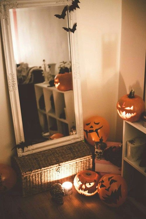 This is a fun decorating idea for a teenage bedroom for Halloween.