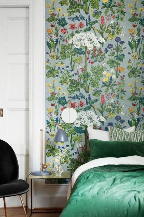 20 ways to bring a summer feeling into your home |  floral wallpaper.