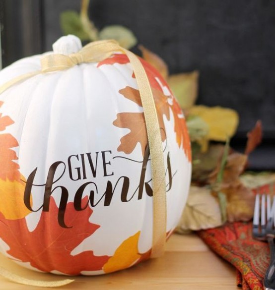 46 Beautiful Thanksgiving Pumpkin Decorations for Your Home - DigsDi