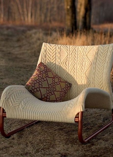 38 soft and cozy knitted furniture pieces for fall and winter.