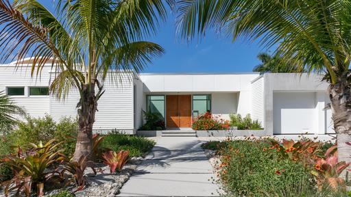 This Sarasota residence draws on the bold style of the area.