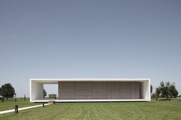 Italian House Architecture - Super Minimalist House Desi