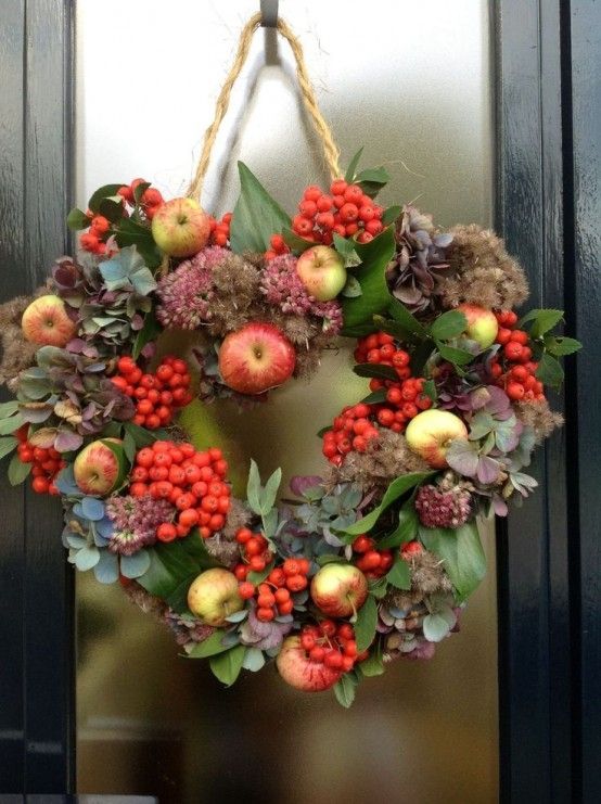 23 cute and delicious apple wreaths for fall decoration |  DigsDigs from.