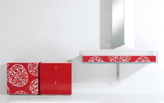 Clear glass bathroom furniture with floral motif by Cogliati.
