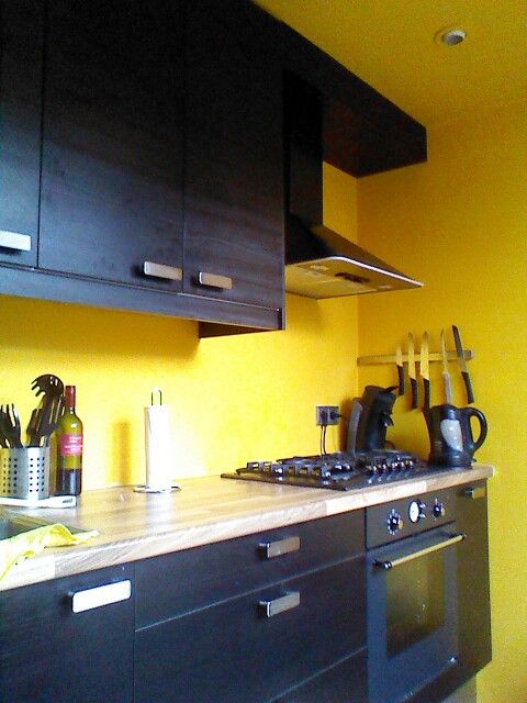 Black and Yellow Kitchen Designs