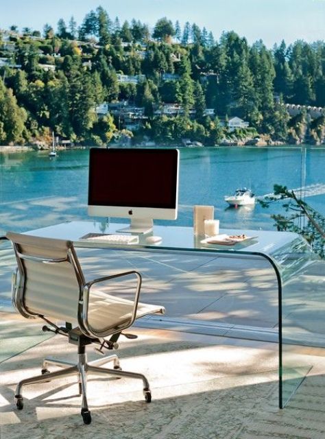 Cool home offices with breathtaking views