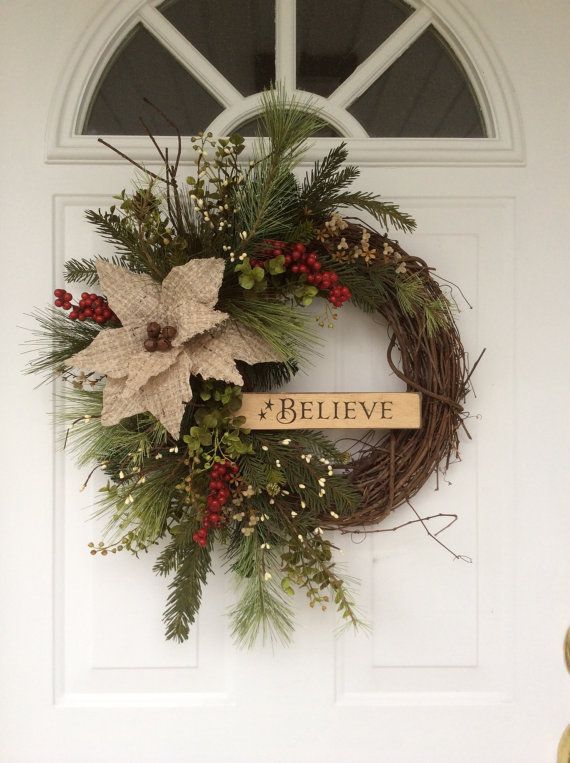 Cool rustic Christmas decorations and wreaths
