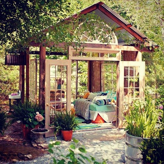 Dreamy oasis designs for outdoor bedrooms