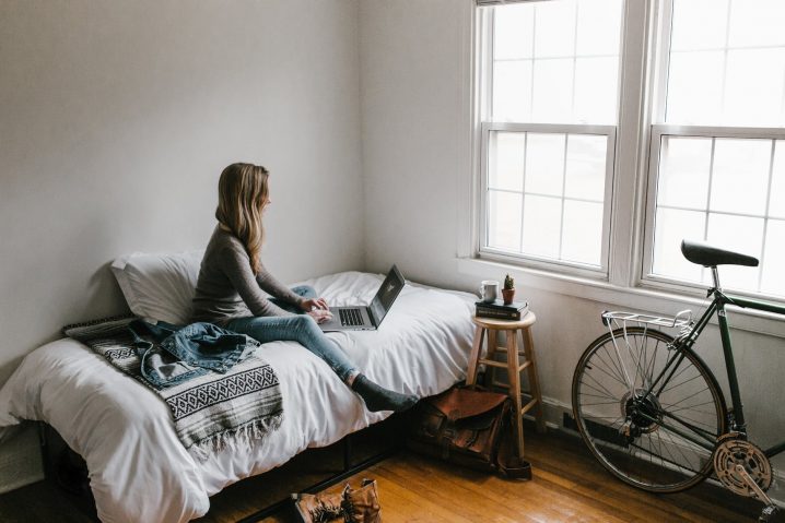 4 Ways to Prepare Your Bedroom for Sum