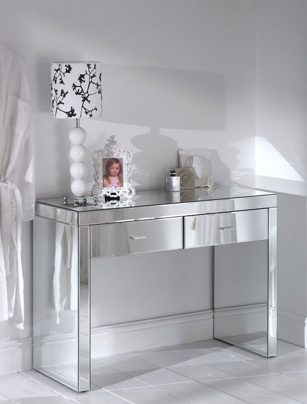 Mirrored Furniture – A Splendind Decor Idea