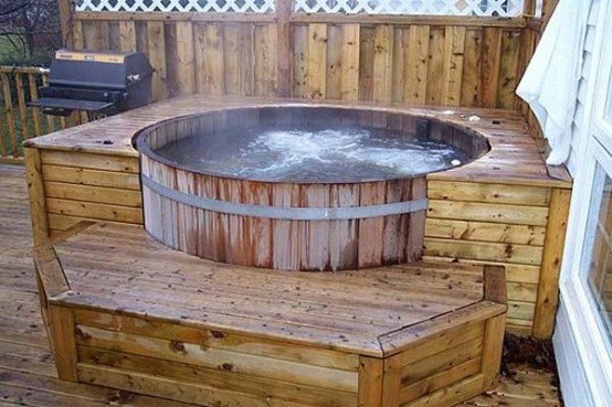 Natural cedar outdoor hot tubs