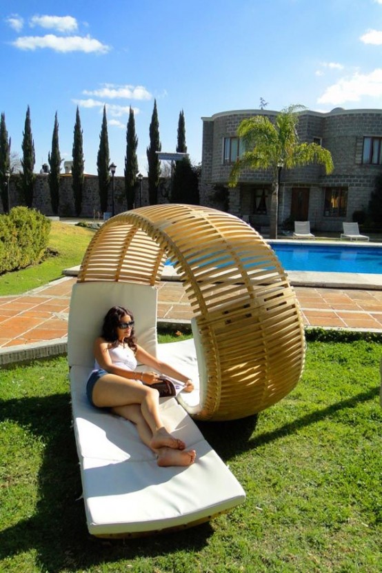 Outdoor lounge chairs for summer naps