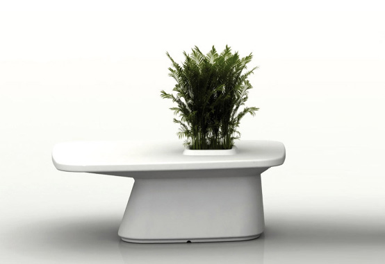 Outdoor tables with Flowerpot Moma by Vondom