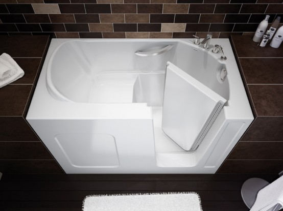 Compact walk-in bathtub from Maax Professional