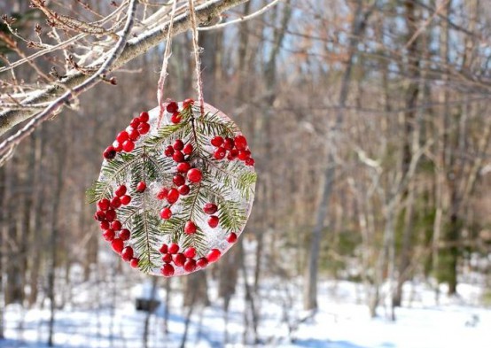 Creative ice Christmas decorations for outdoors