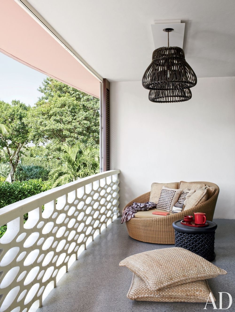 Cute modern balcony designs for your home