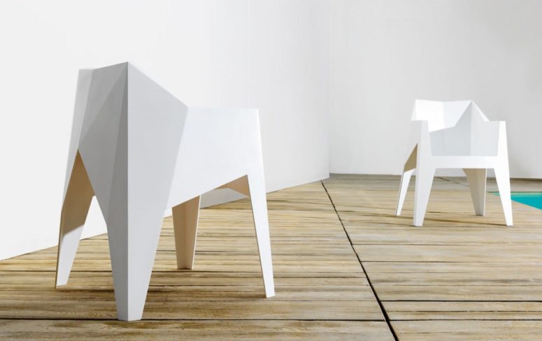 Minimalist faceted voxel chair