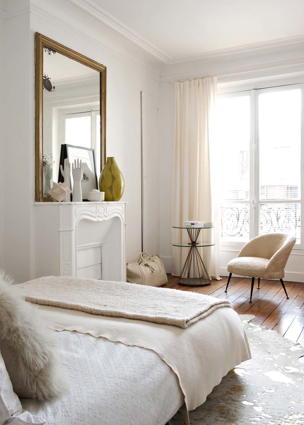 Parisian bedroom decor ideas