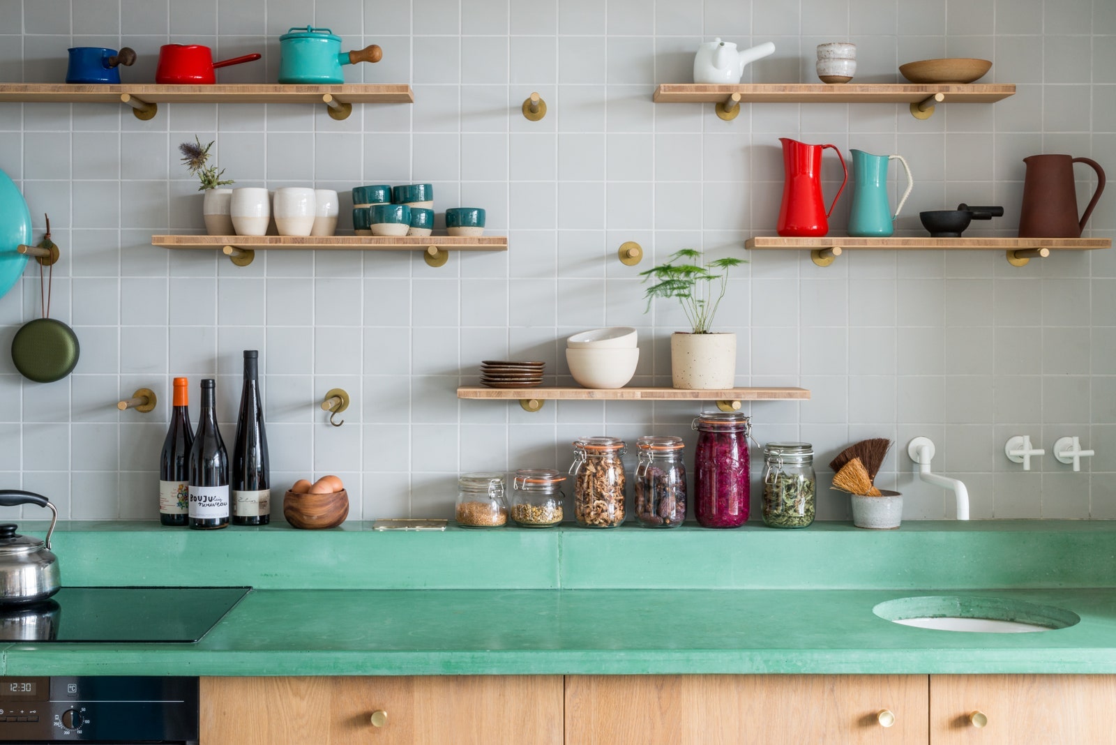 Small smart minimalist kitchen design