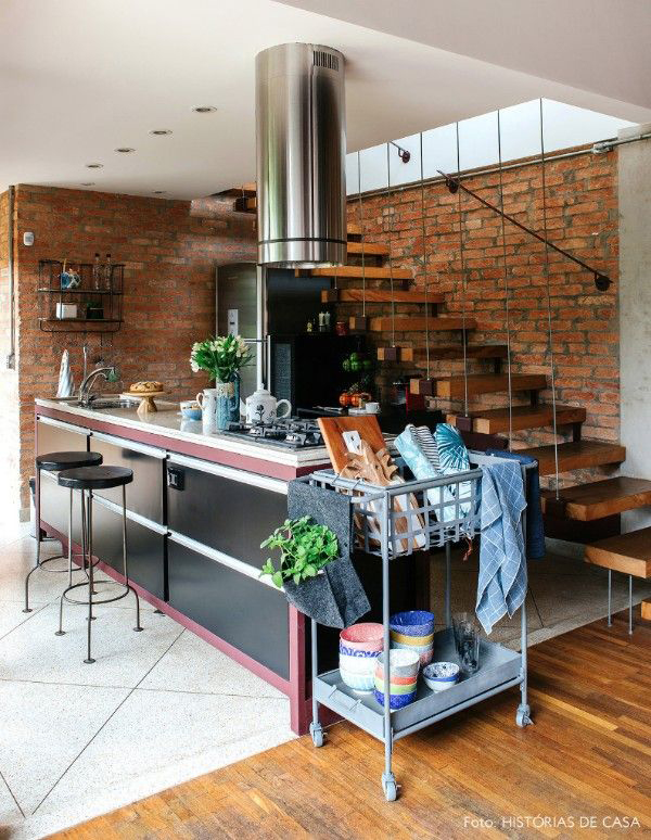 Industrial-space-saving-kitchen-with-visible-bricks