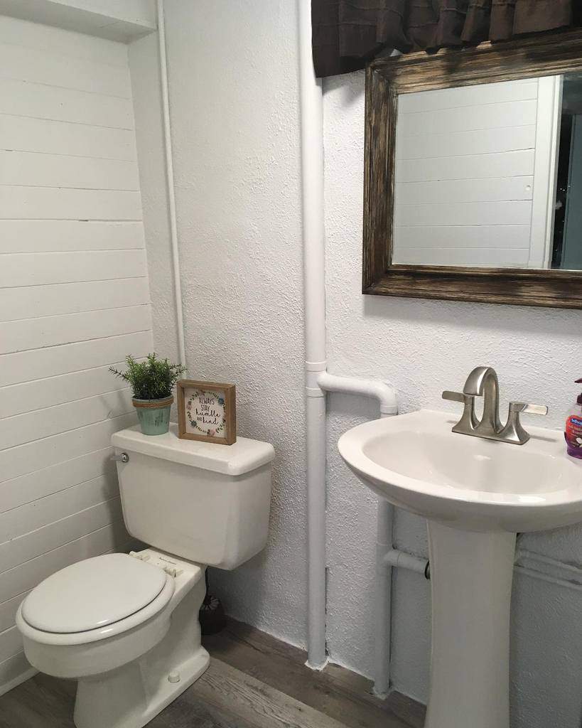small minimalist guest toilet