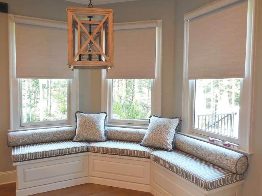 Living room with curved bay window 