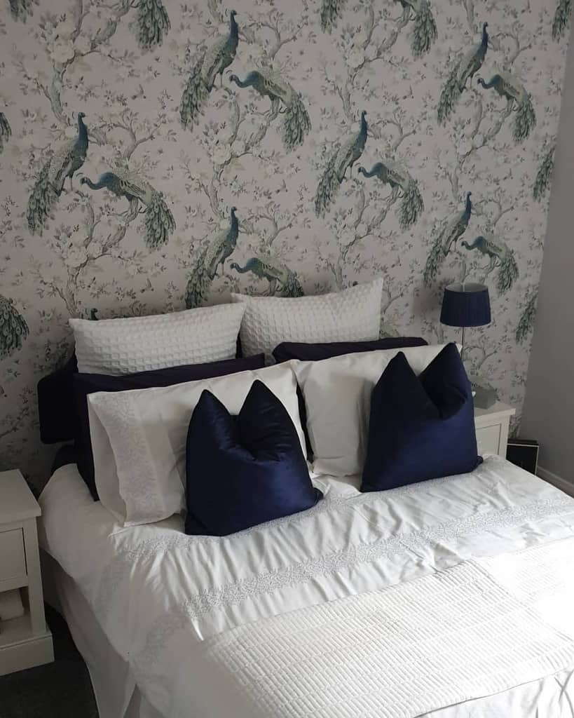Peacock bedroom wallpaper 