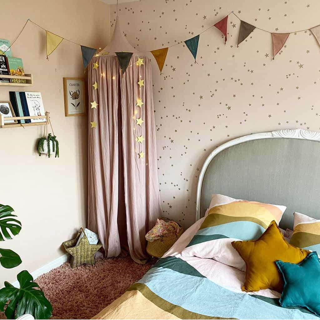 simple star wallpaper, pink curtains, wall shelf 