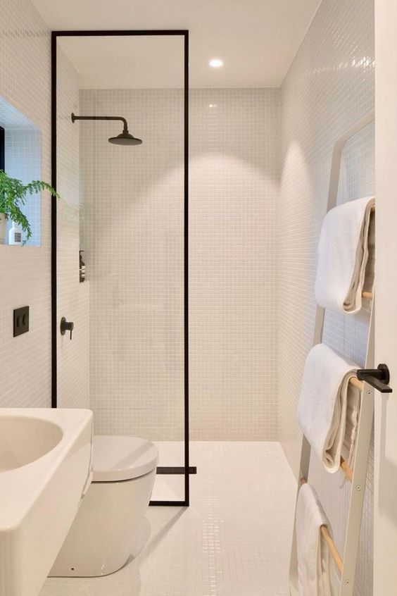 Small Bathroom Design: Space-Saving Tips for a Chic and Functional Layout Small Bathroom Design: Space-Saving Tips for a Chic and Functional Layout