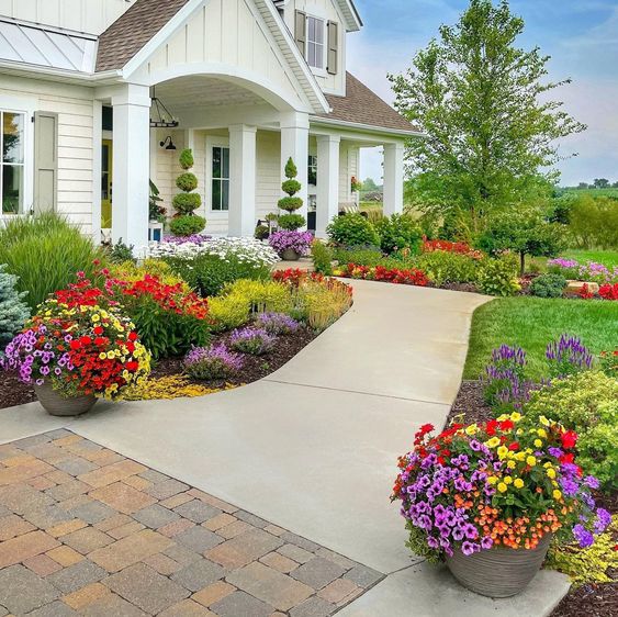 Front Yard Landscaping: Inspiring Ideas to Create a Welcoming and Stylish Entrance Front Yard Landscaping: Inspiring Ideas to Create a Welcoming and Stylish Entrance