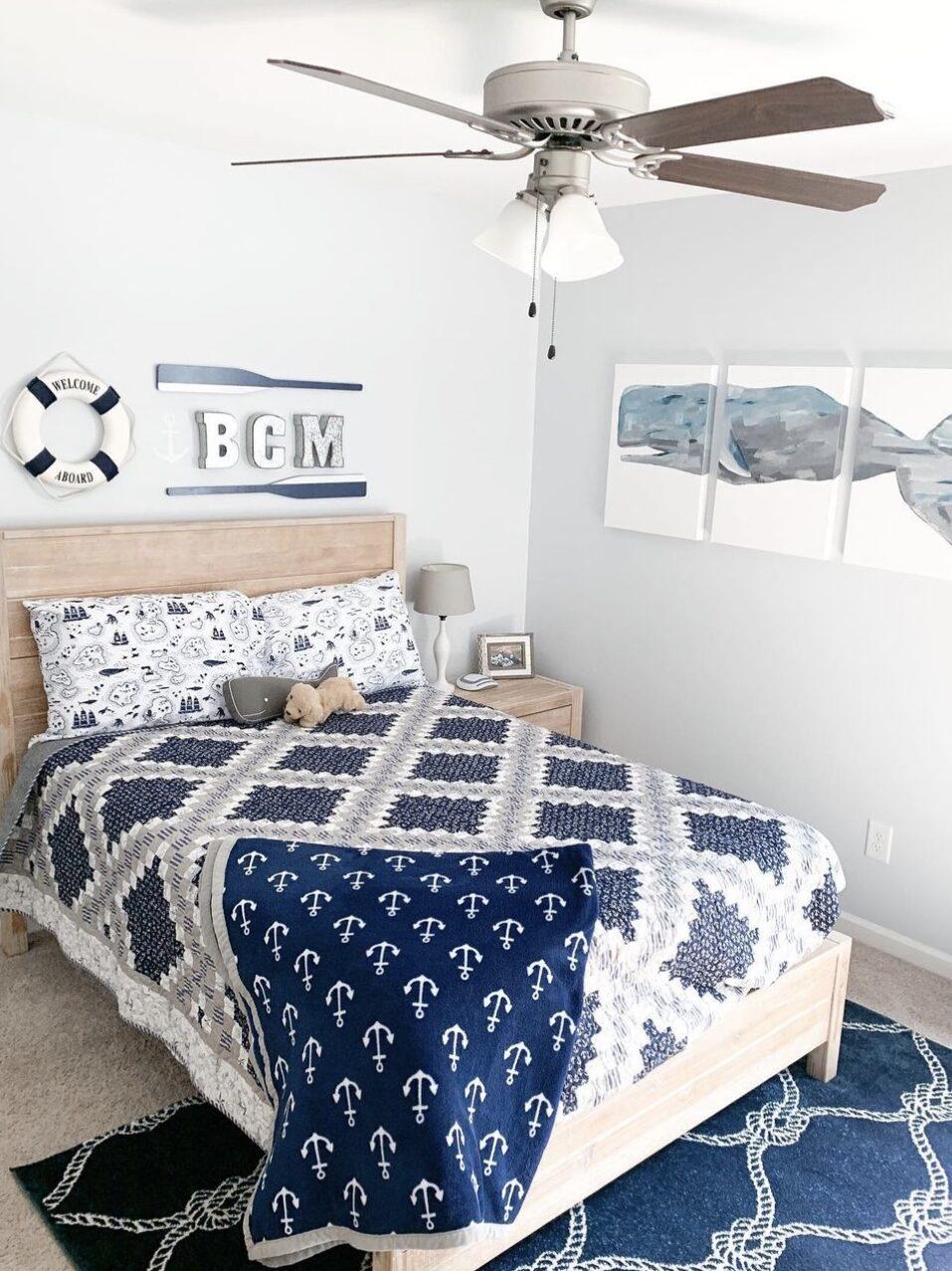 Nautical bedroom: Sailor motifs and navy tones deliver seaside charm
