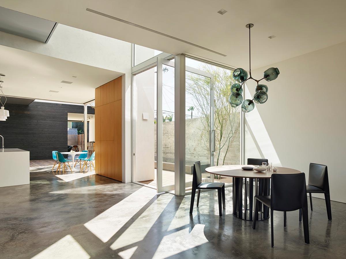 Utilize natural light ​to enhance your interior design aesthetics
