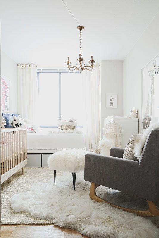 Layer rugs‌ to add warmth and⁢ style to your small ⁢nursery