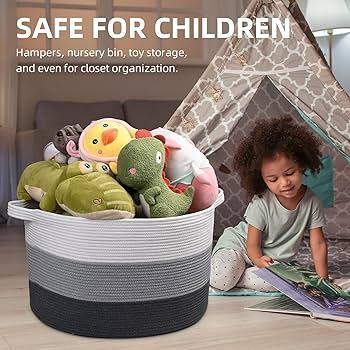 Use decorative baskets for toy⁢ storage in‌ your small nursery