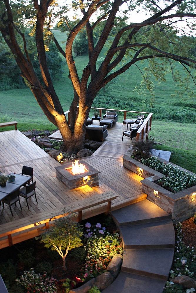 Build a deck for stylish entertaining in your backyard oasis