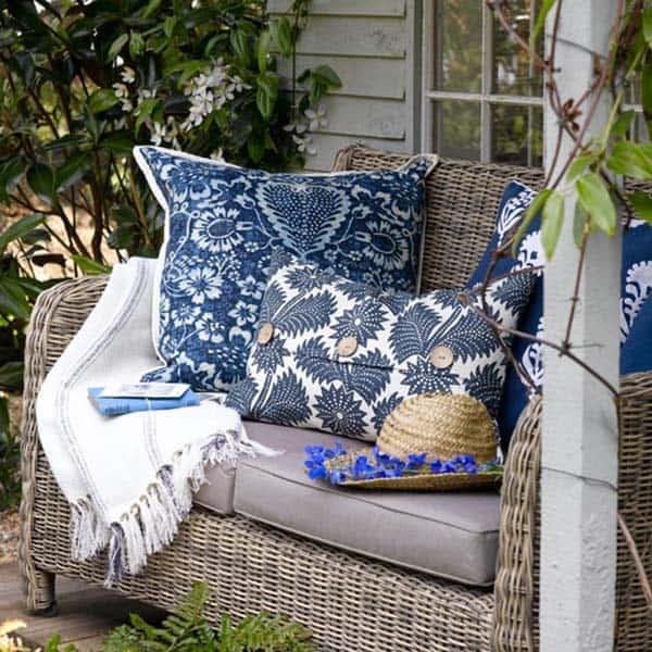 Create a cozy outdoor reading nook in your small backyard