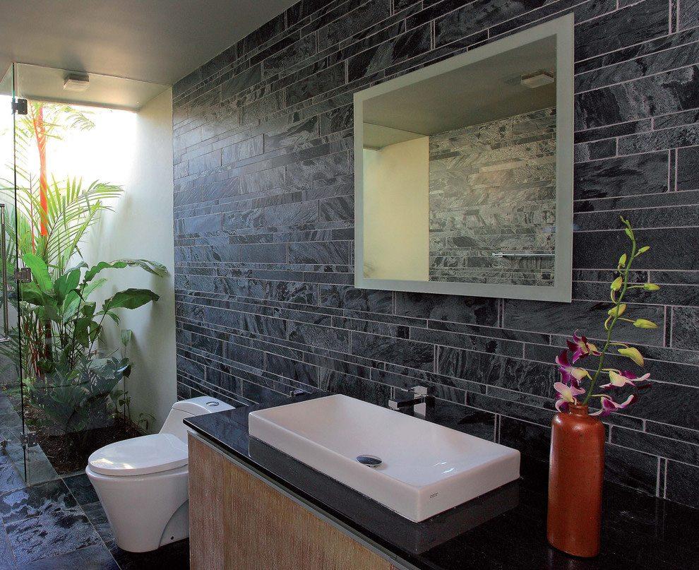 Decorate with natural stones for an earthy boho bathroom ambiance
