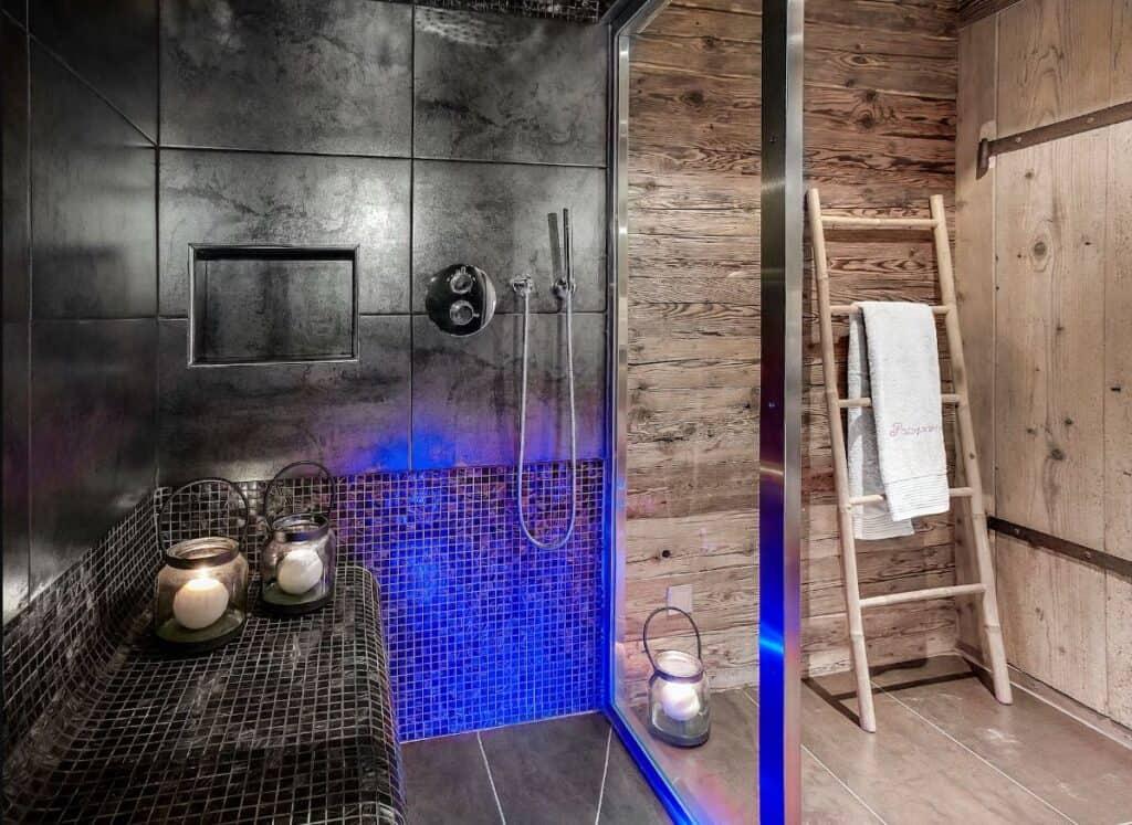 Aromatherapy diffuser to uplift your mood in the Chalet Bathroom