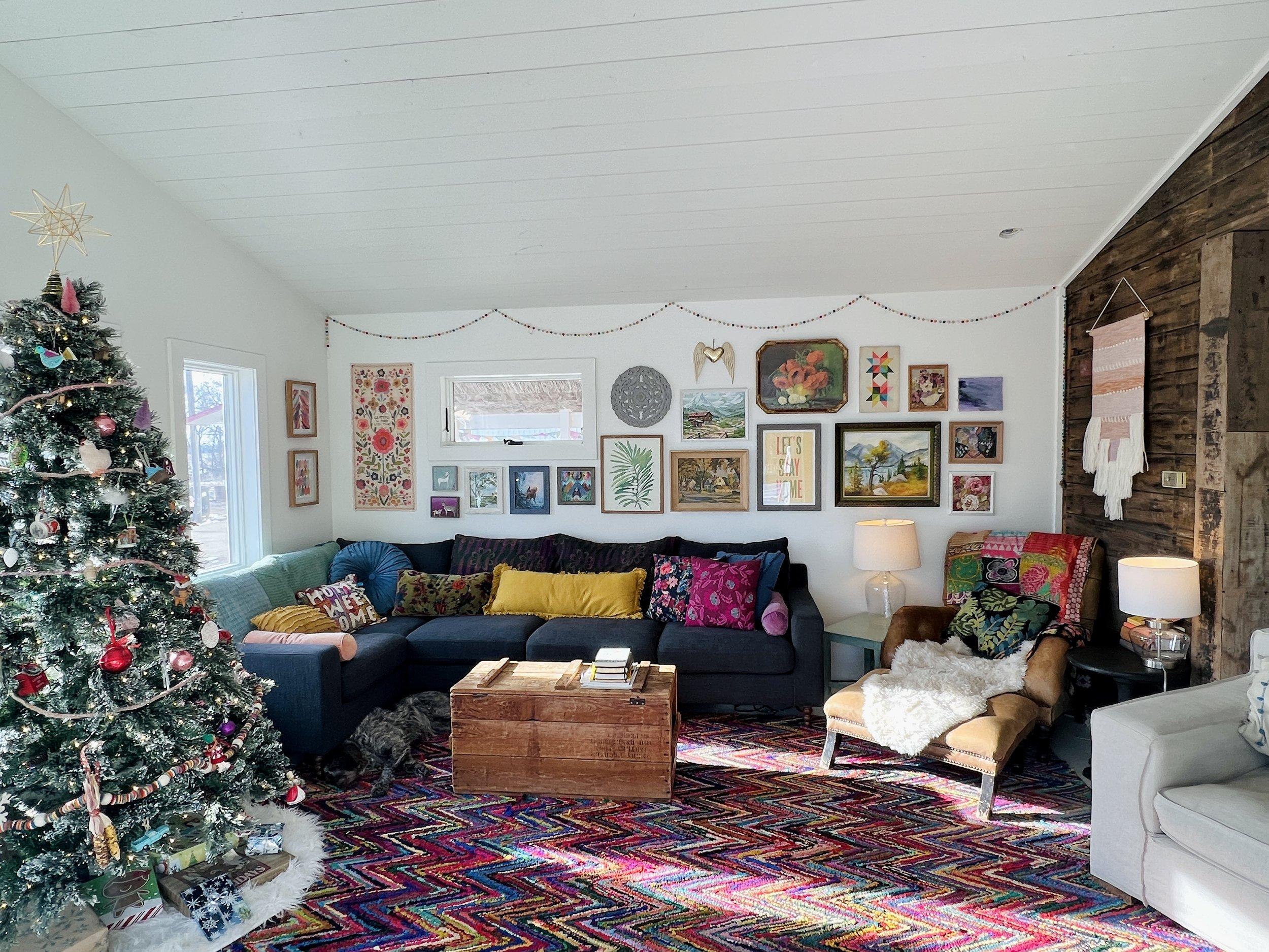 Make use of a ⁤gallery wall⁤ to express creativity ​in ⁢your ⁣Boho ‌Living Room