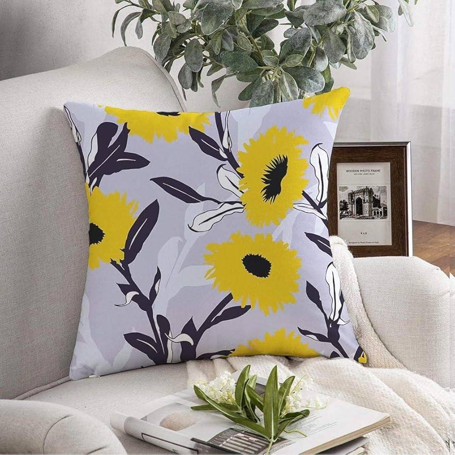 Bold⁤ throw pillows introduce ⁣color ⁤and pattern ⁢to ⁤a contemporary living room