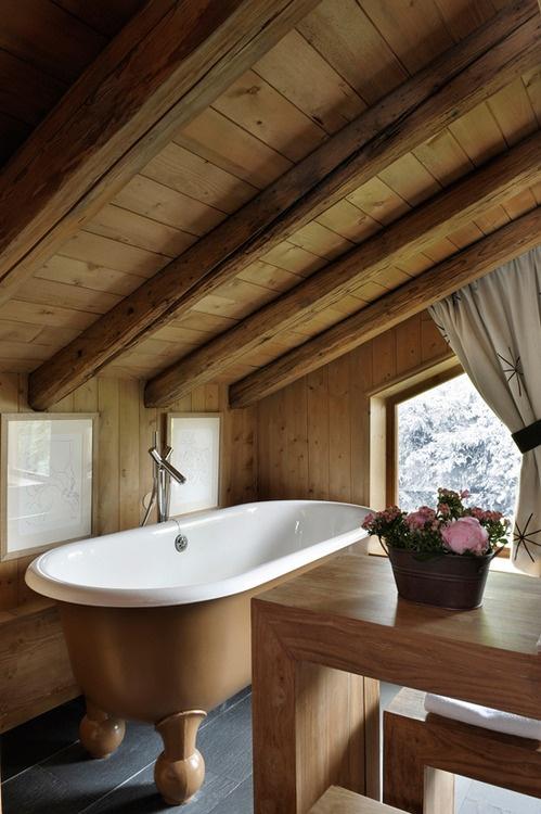 Natural light curtains to let the sun shine into your Chalet Bathroom