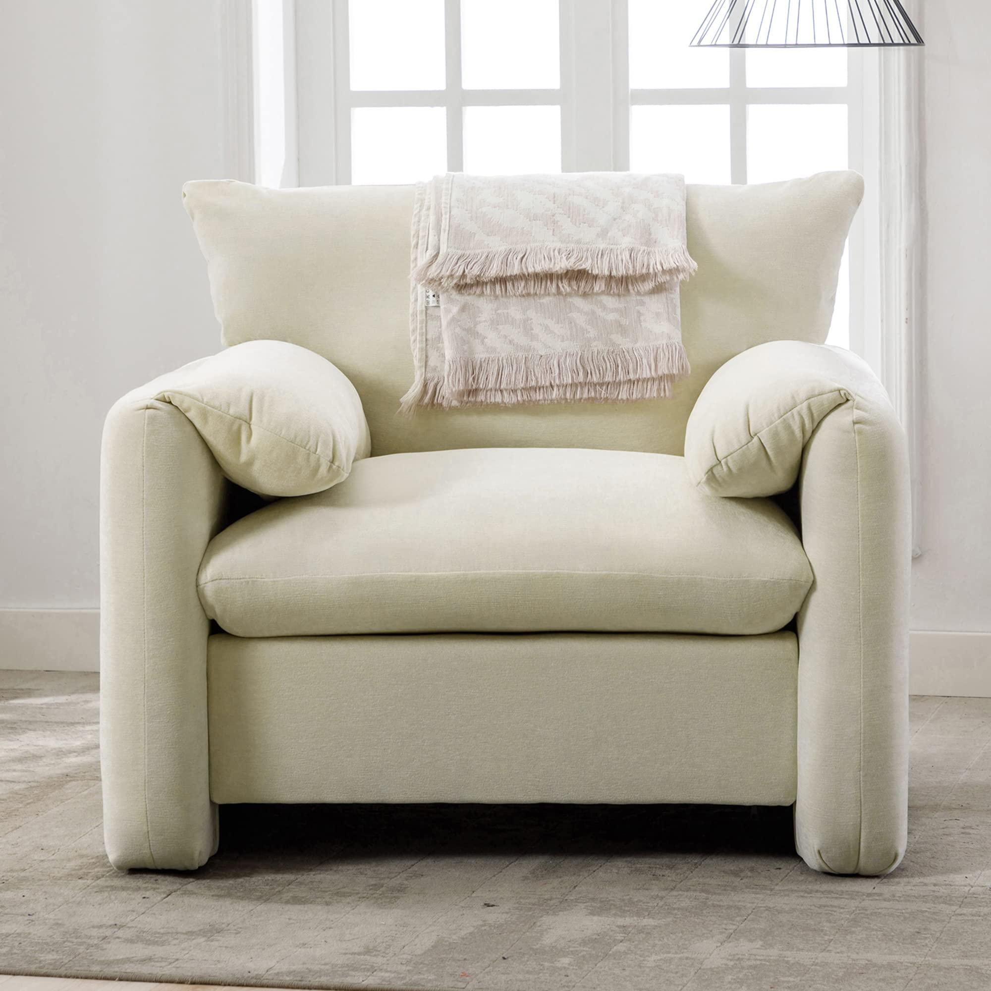 Use plush, oversized armchairs for ‍comfort and relaxation ​in your Vintage Living Room