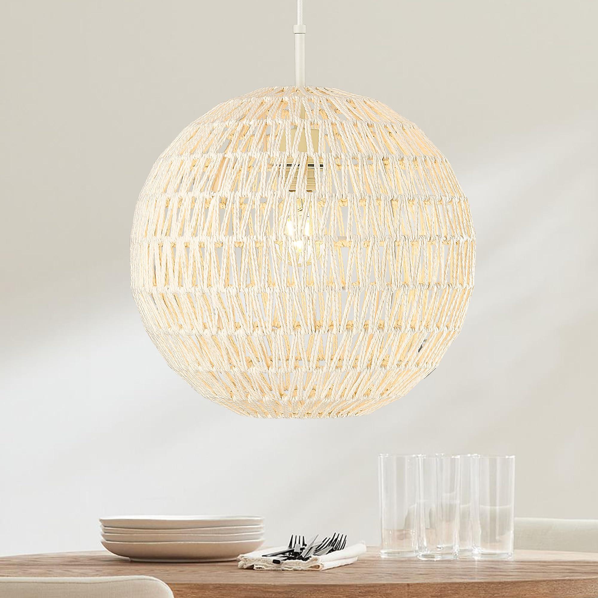 Incorporate unique lighting fixtures like ‌pendant⁢ lights ⁤in your Boho Living Room