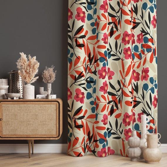 Elegant drapes frame windows‌ beautifully in​ your vintage living room