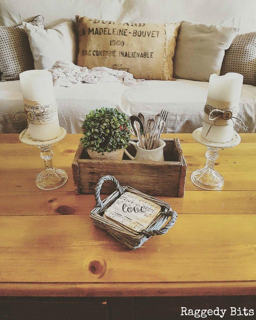 Repurposed items⁣ serve as unique statement pieces in‌ your vintage ‍living room