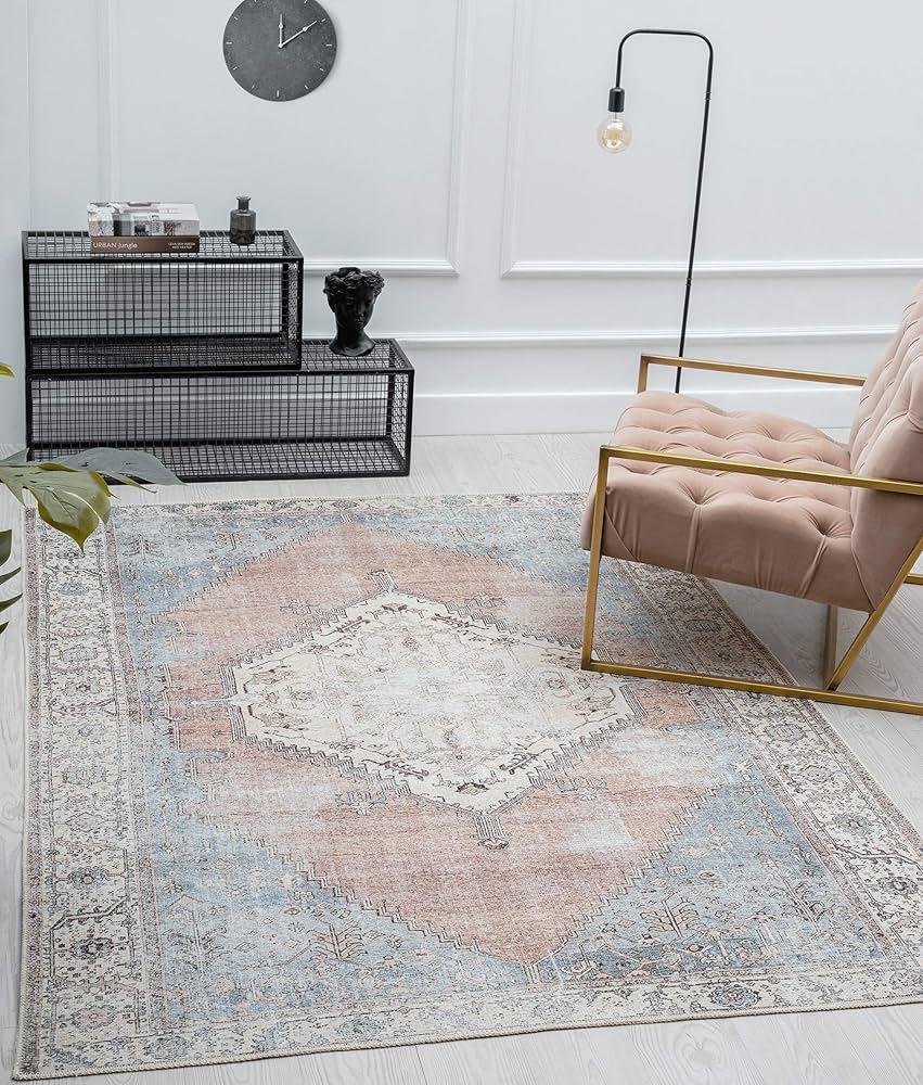Worn-in ‌carpets offer‌ comfort and style, making your vintage living room inviting