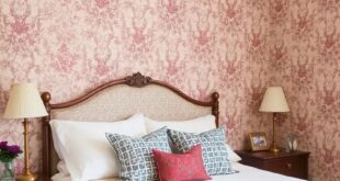 Reviving Charm: Timeless Vintage Wallpaper Ideas for Your Bedroom Haven