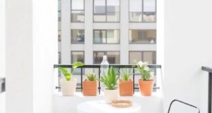 Maximize Your Space: The Perfect Small Balcony Bar Table for Urban Living