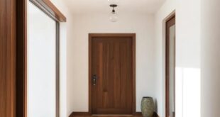Transforming Entryways: The Beauty of Sustainable Design with Reclaimed Wood