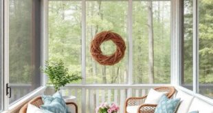 Transform Your Screened Porch: Cozy Inspirations with Soft Furnishings